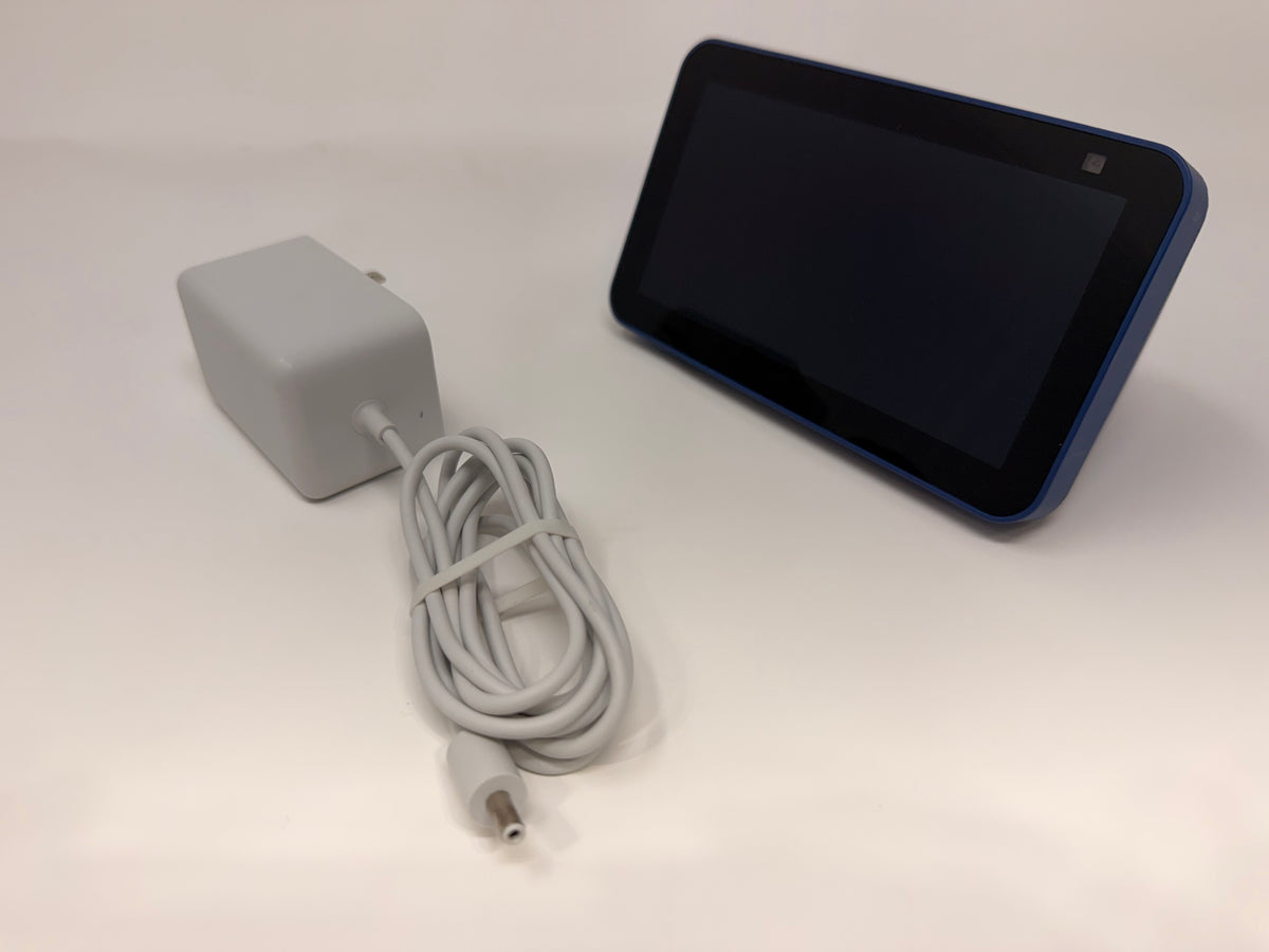 Amazon Echo Show 5 2nd Gen, front screen and camera